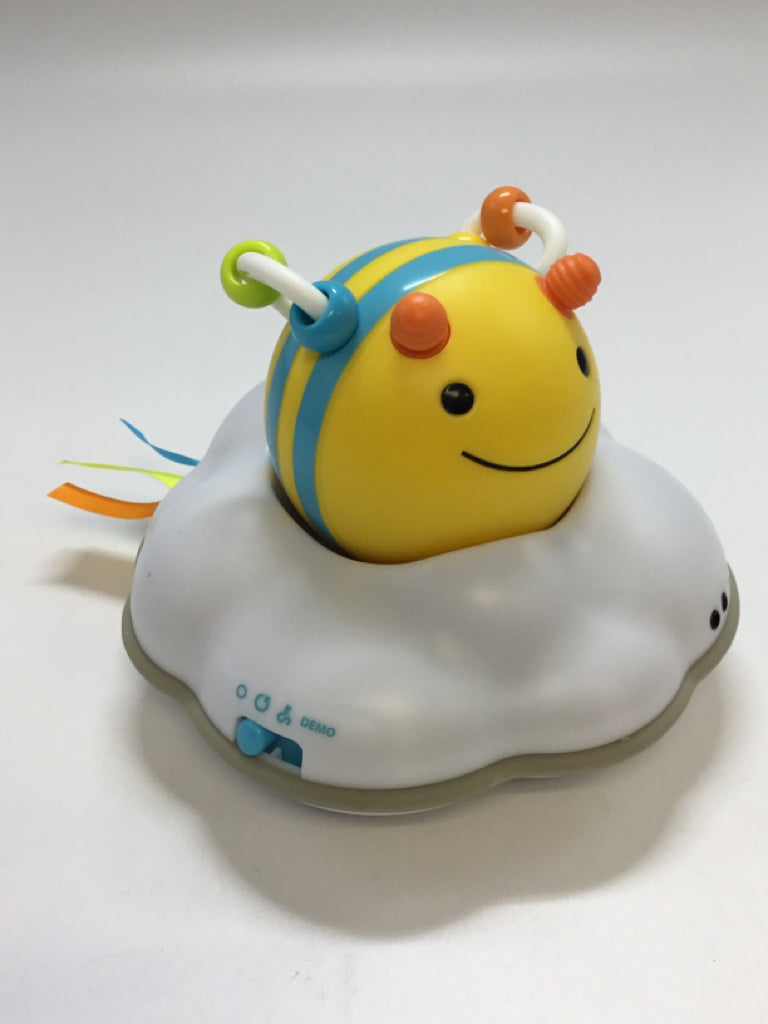 Skip*Hop Explore & More Follow-Bee Crawl Toy