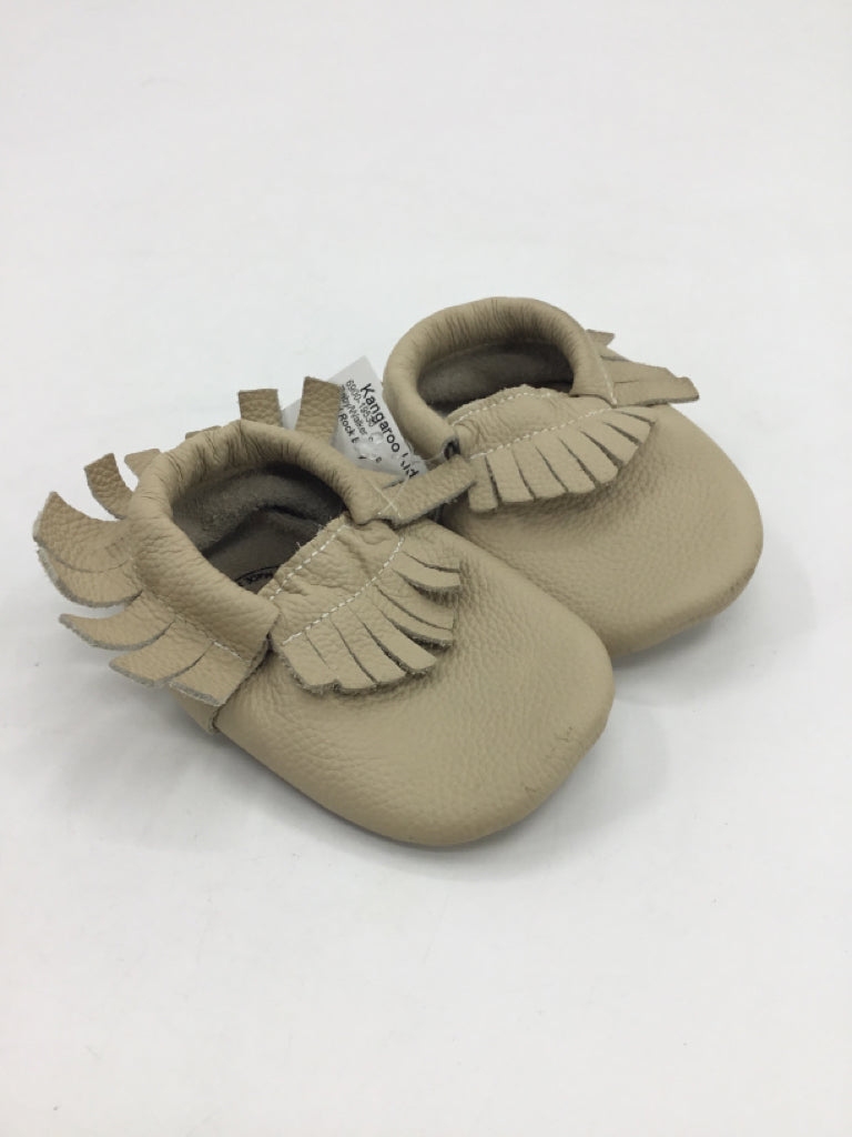 Bird Rock Baby Child Size 5.5 Toddler Tan Baby/Walker Shoes