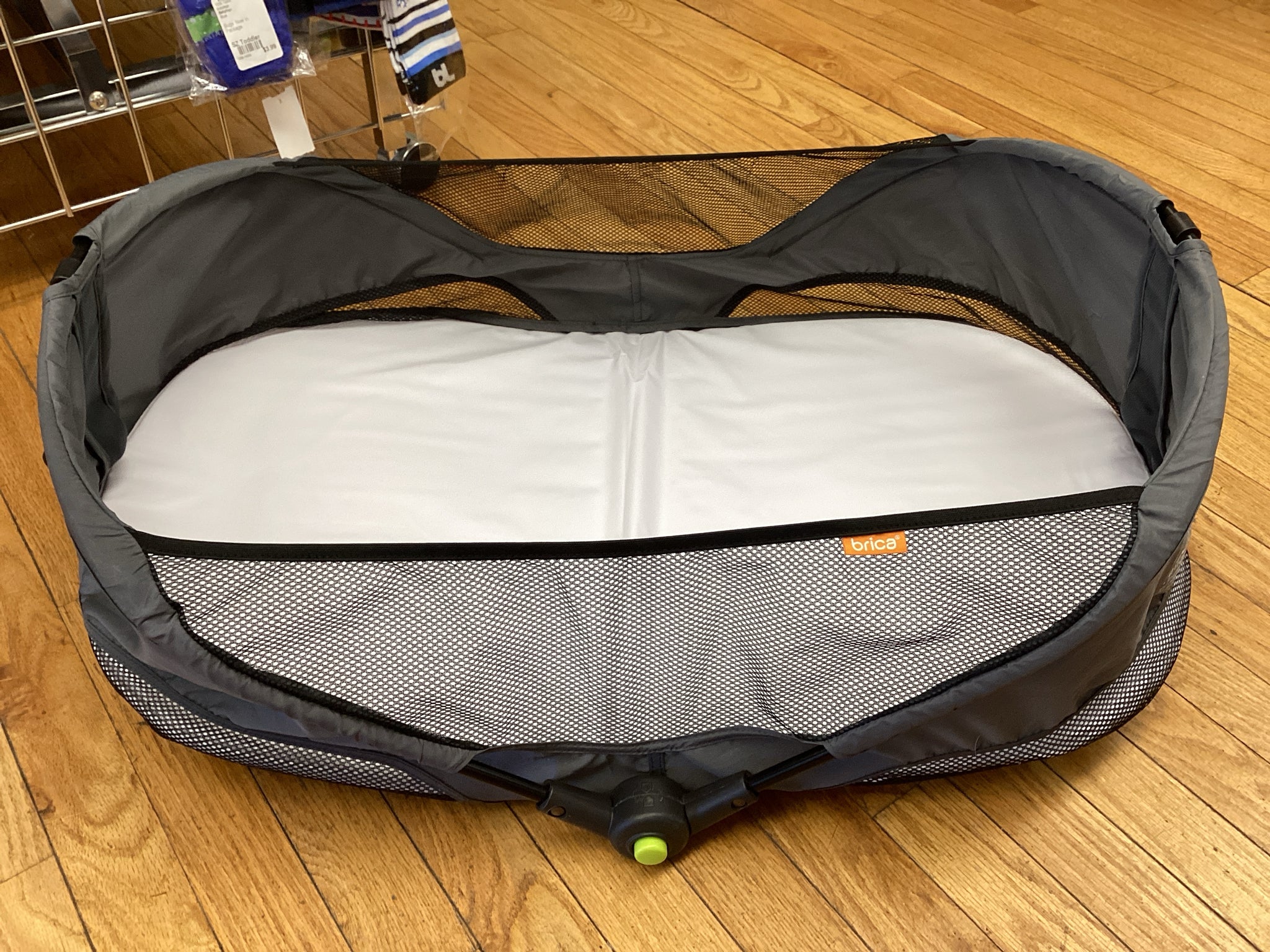 Munchkin Brica Fold N' Go Travel Bassinet