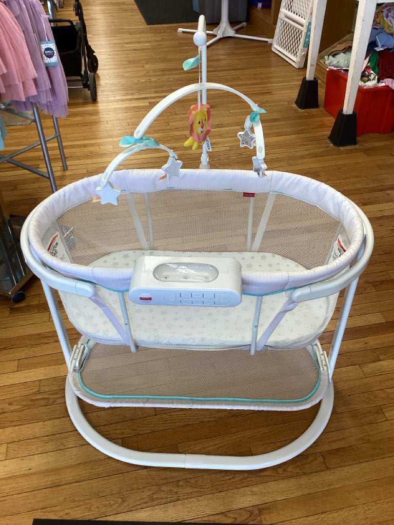 Fisher-Price Soothing Motions Bassinet