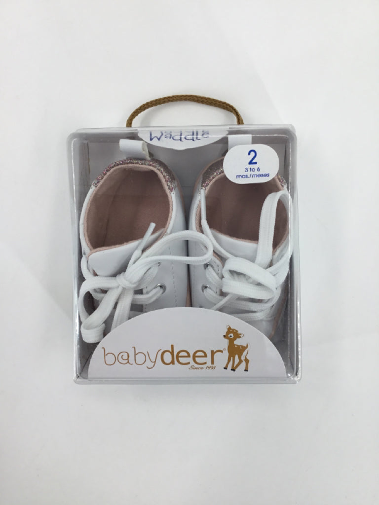 Baby Deer Child Size 2 Toddler White Baby/Walker Shoes
