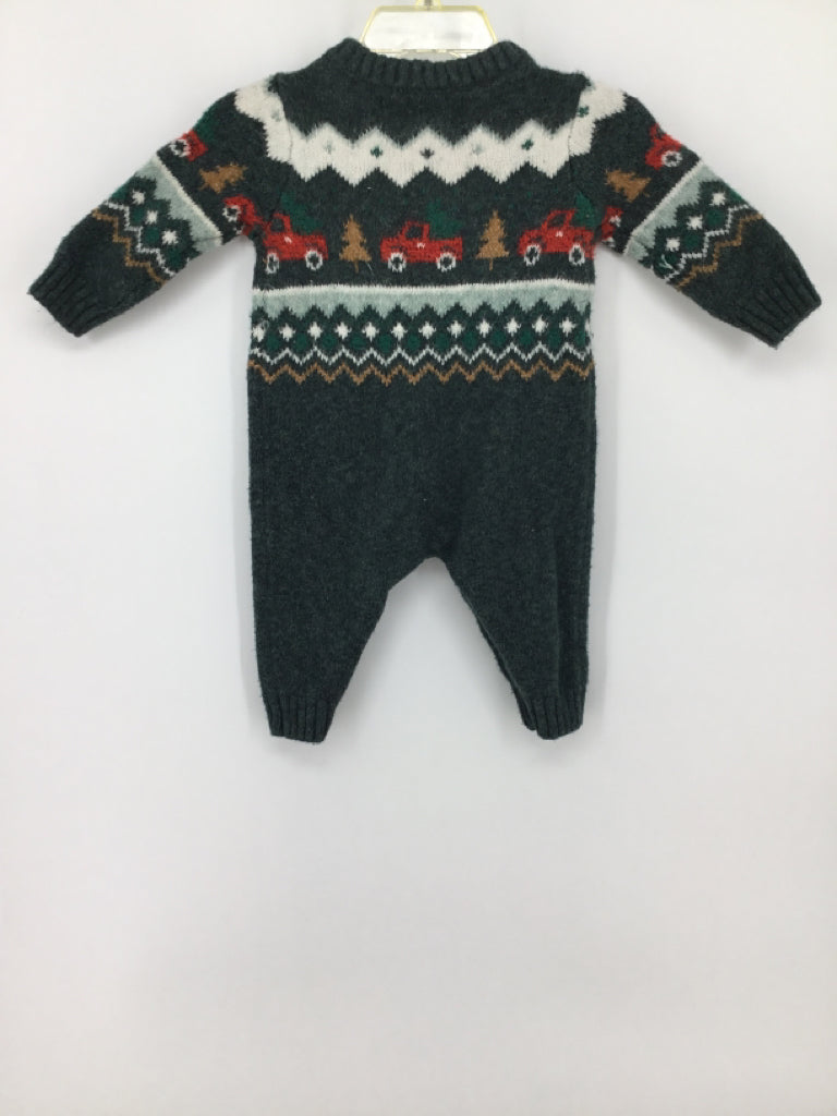 Old Navy Child Size 0-3 Months Green Christmas Outfit