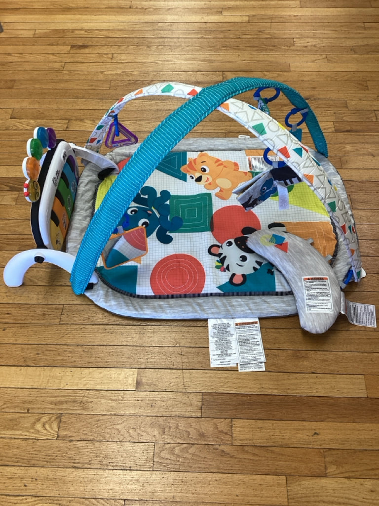 Baby Einstein 4-in-1 Kickin' Tunes Music and Language Discovery Play Gym