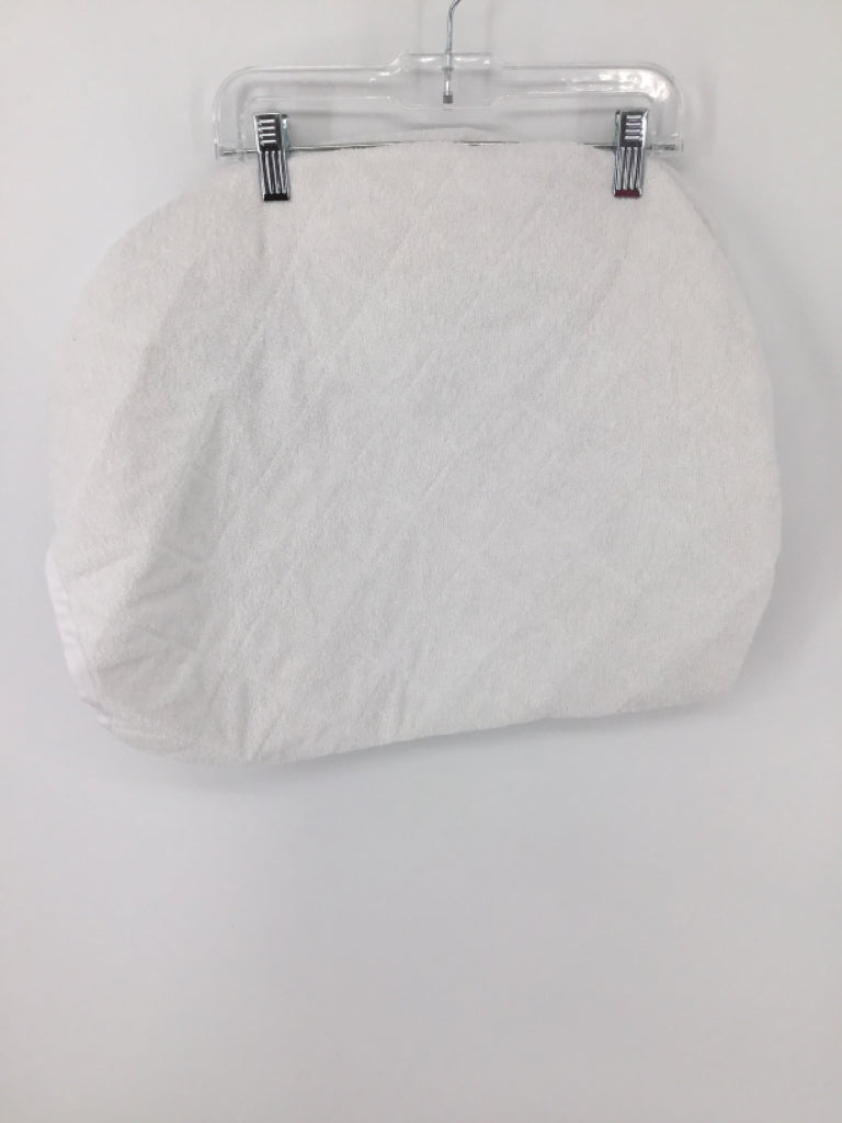 Biloban White Bassinet/Cradle Mattress Protector