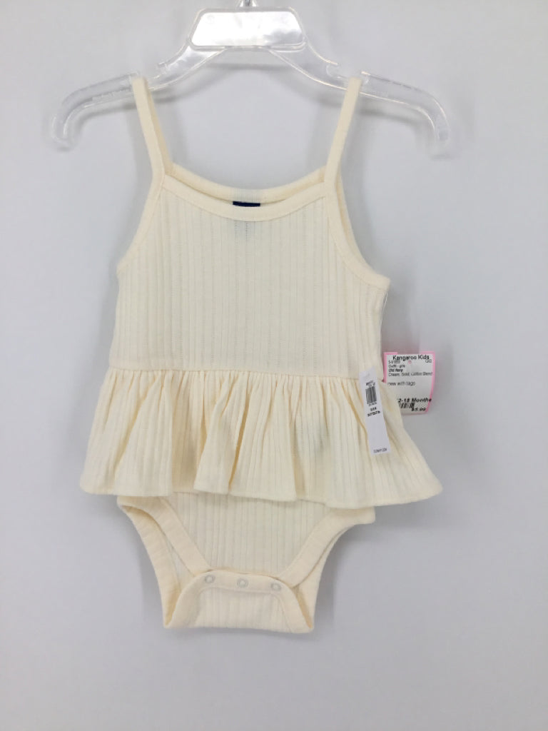 Old Navy Child Size 12-18 Months Cream Outfit - girls