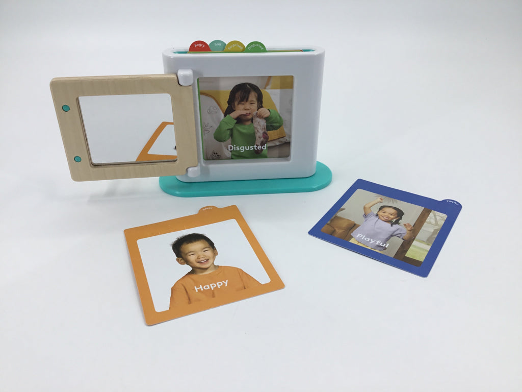Lovevery Emotion Match Mirror & Card Set
