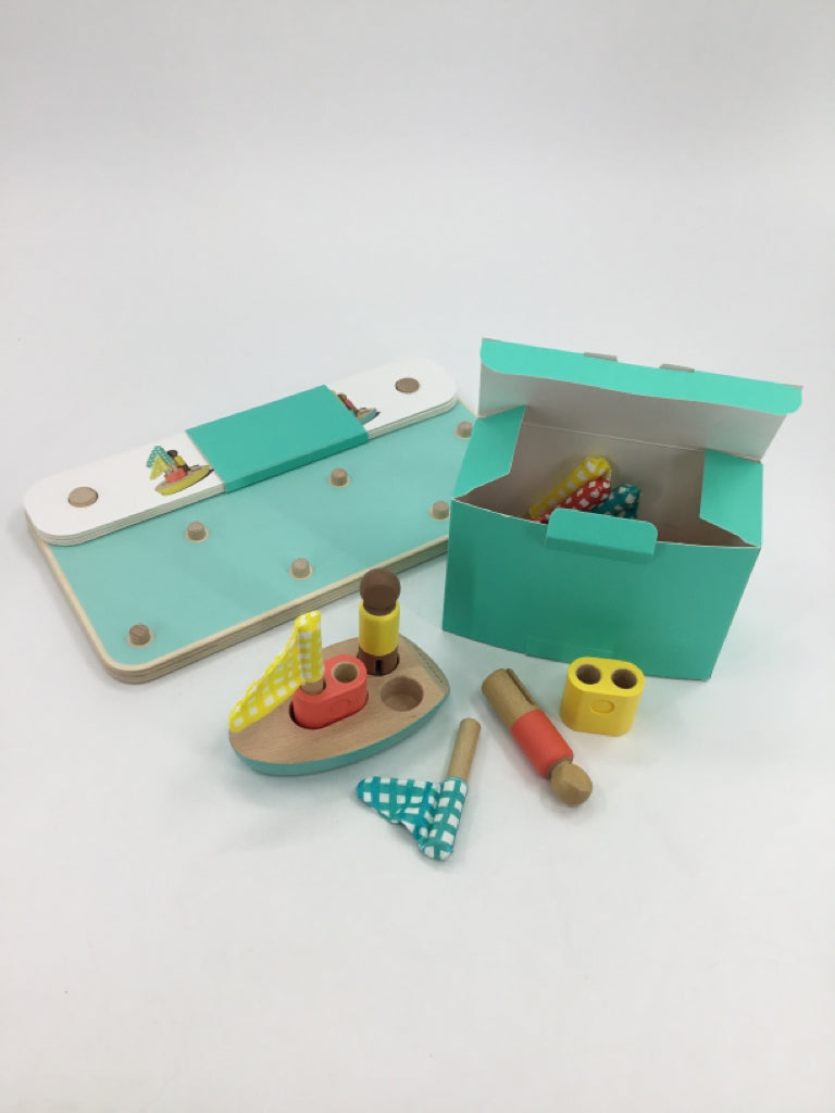 Lovevery Pattern Match Boat Set