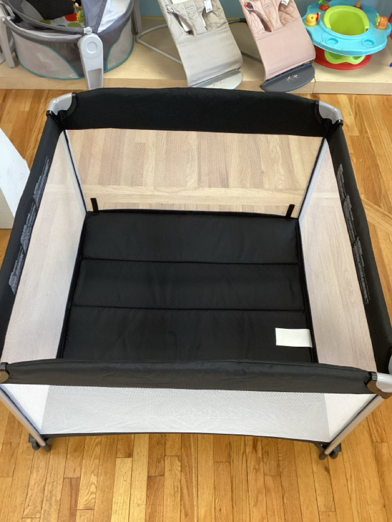Joovy Room 2 Pack n Play