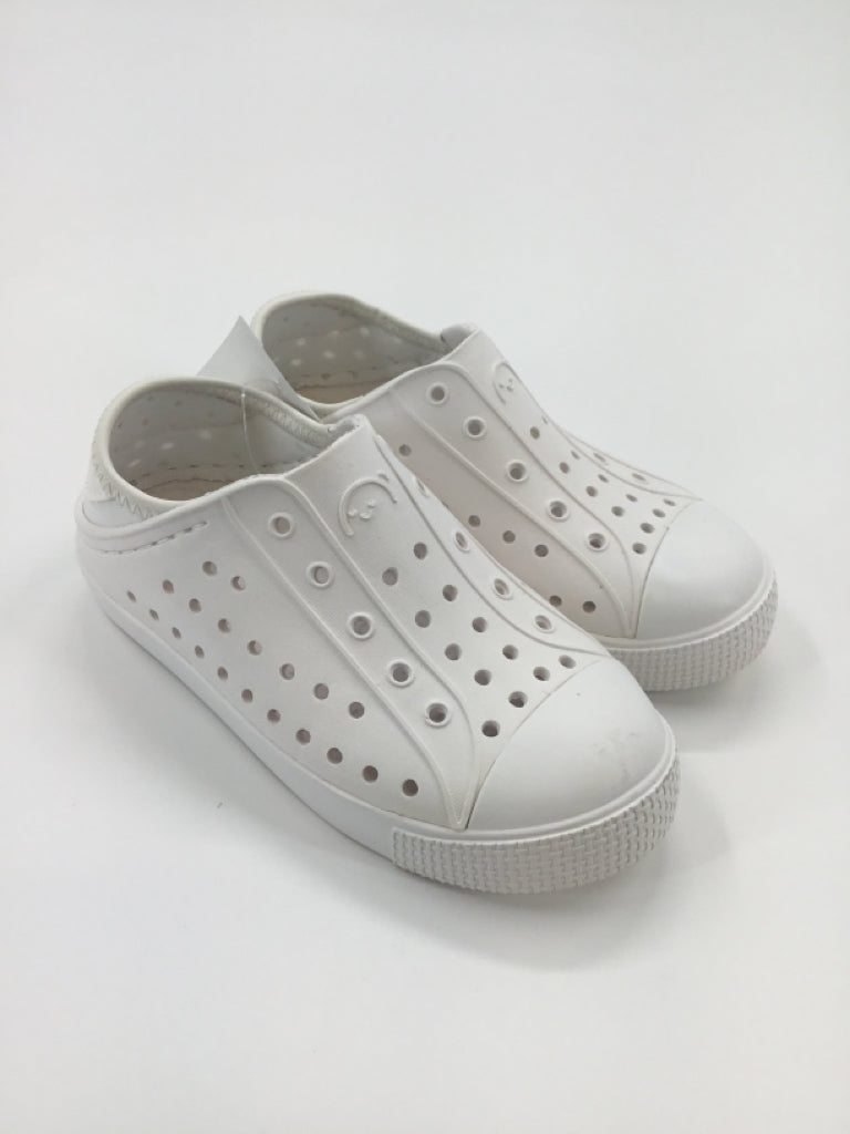 Happy Nocnoc Child Size 8.5 Toddler White Sandals/Flip Flops