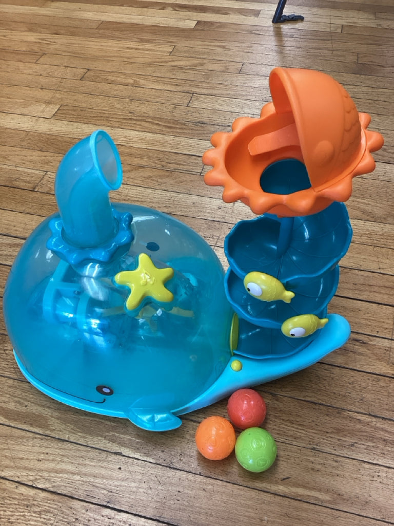 B. toys Musical Poppity Whale Pop Ball Popper