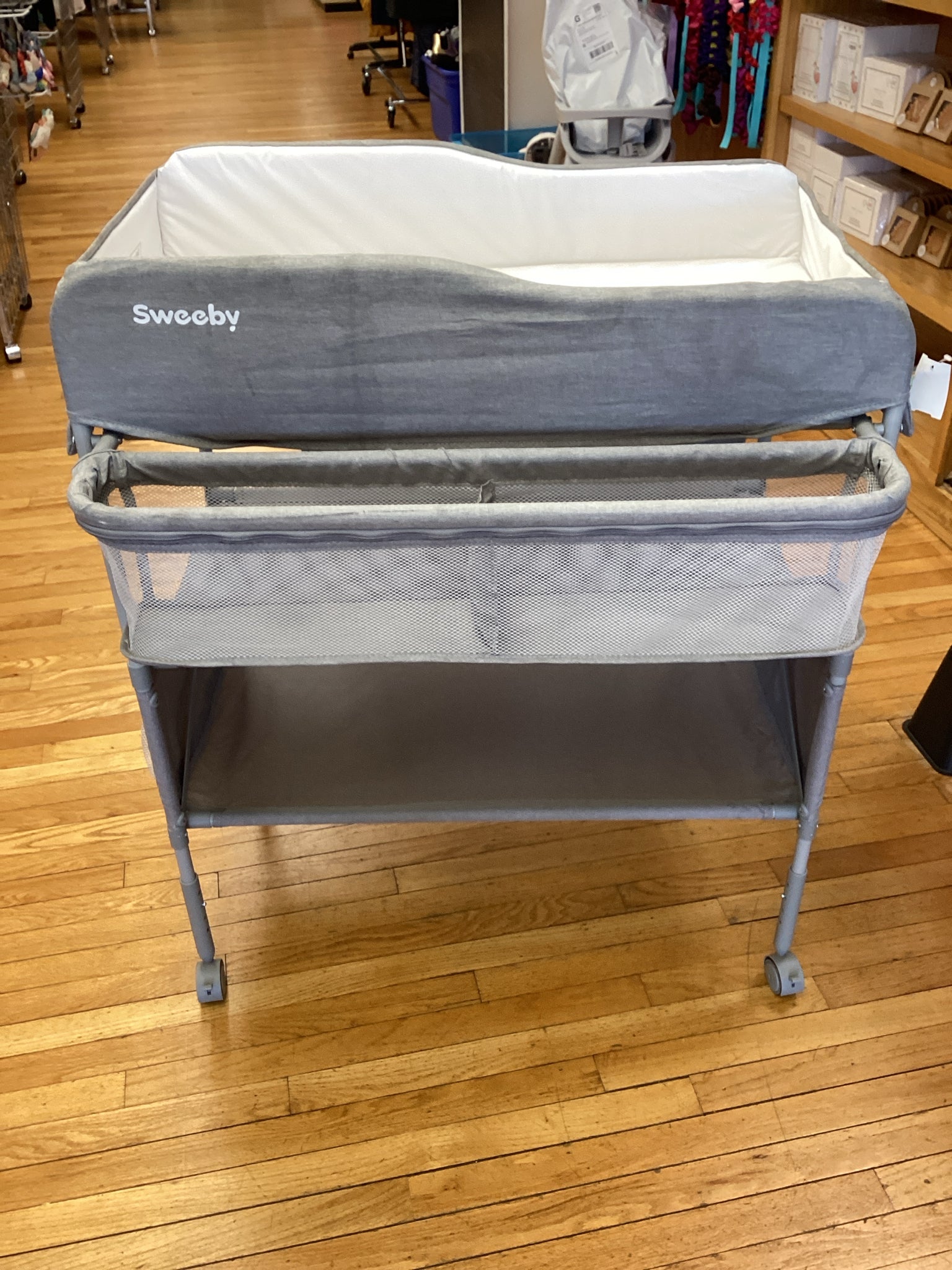 Sweeby Portable Baby Changing Table
