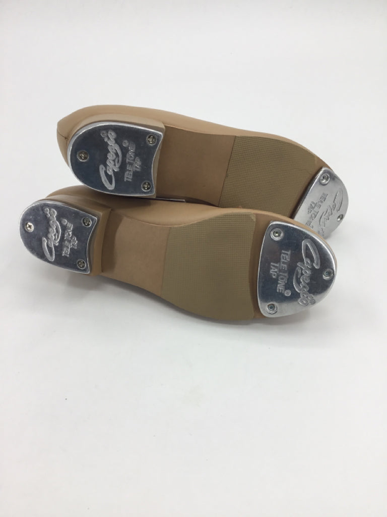 Capezio Child Size 2.5 Youth Tan Dress Shoes