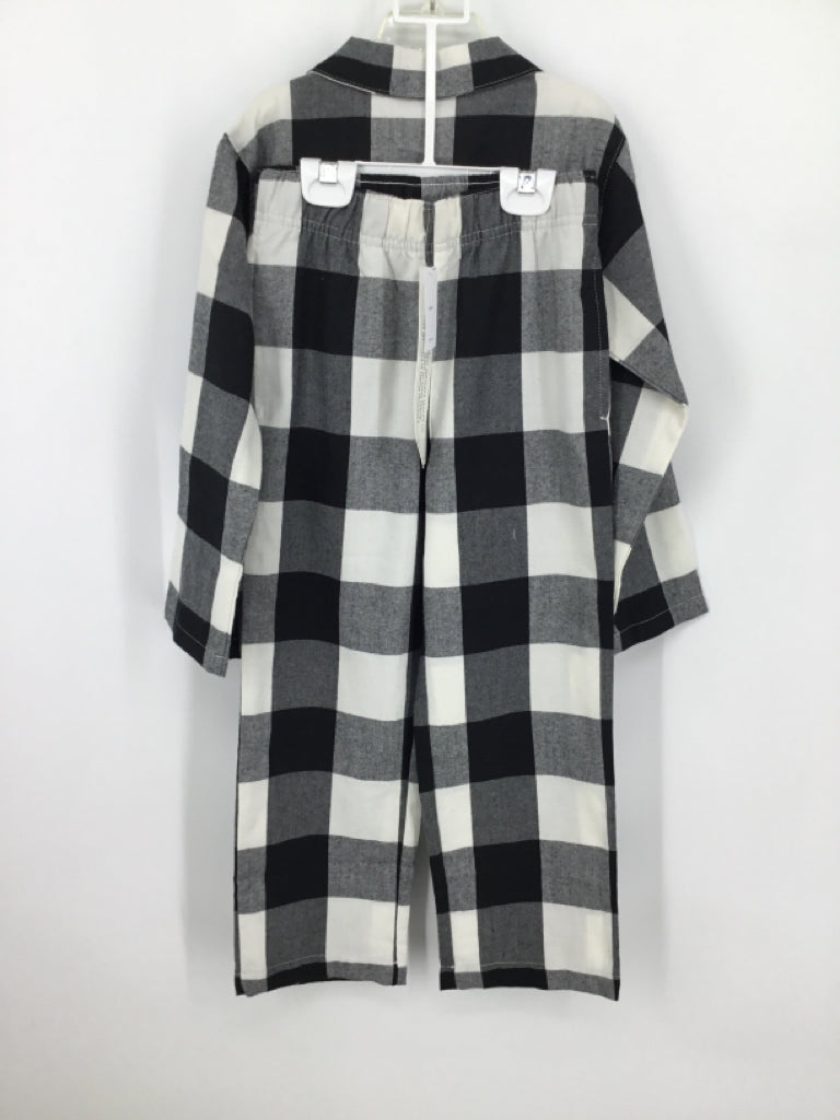 Old Navy Child Size 6 Black Checkered Pajamas - boys