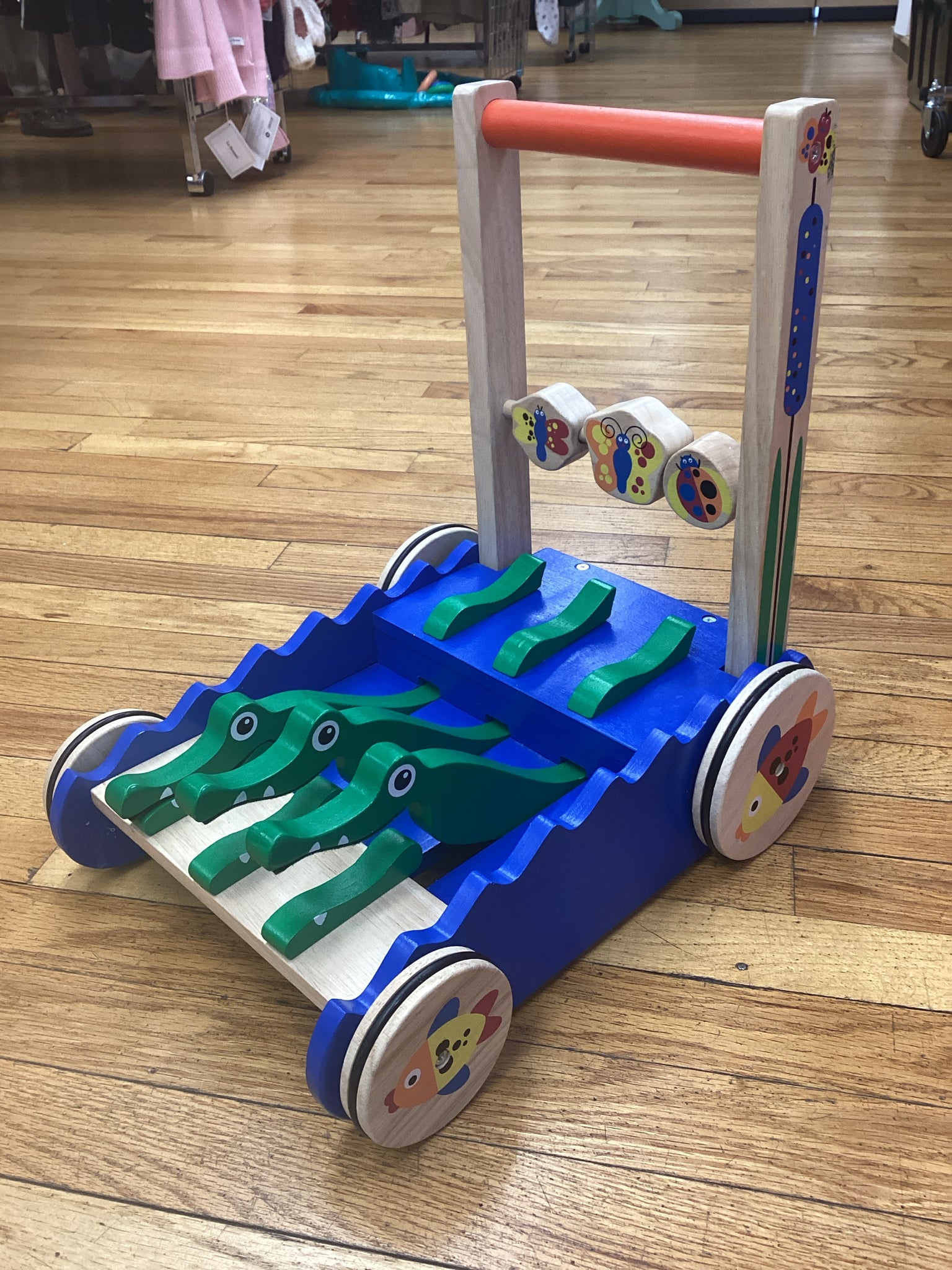 Melissa & Doug Deluxe Chomp and Clack Alligator Wooden Push Toy