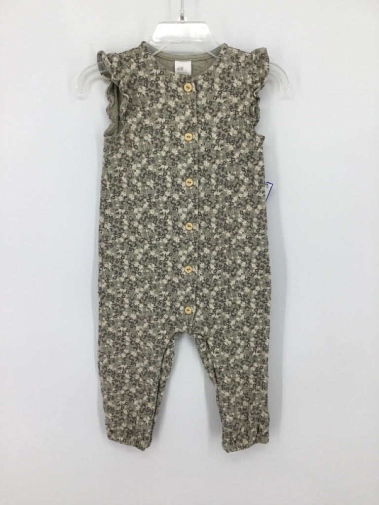 H & M Child Size 12 Months Gray Outfit - girls