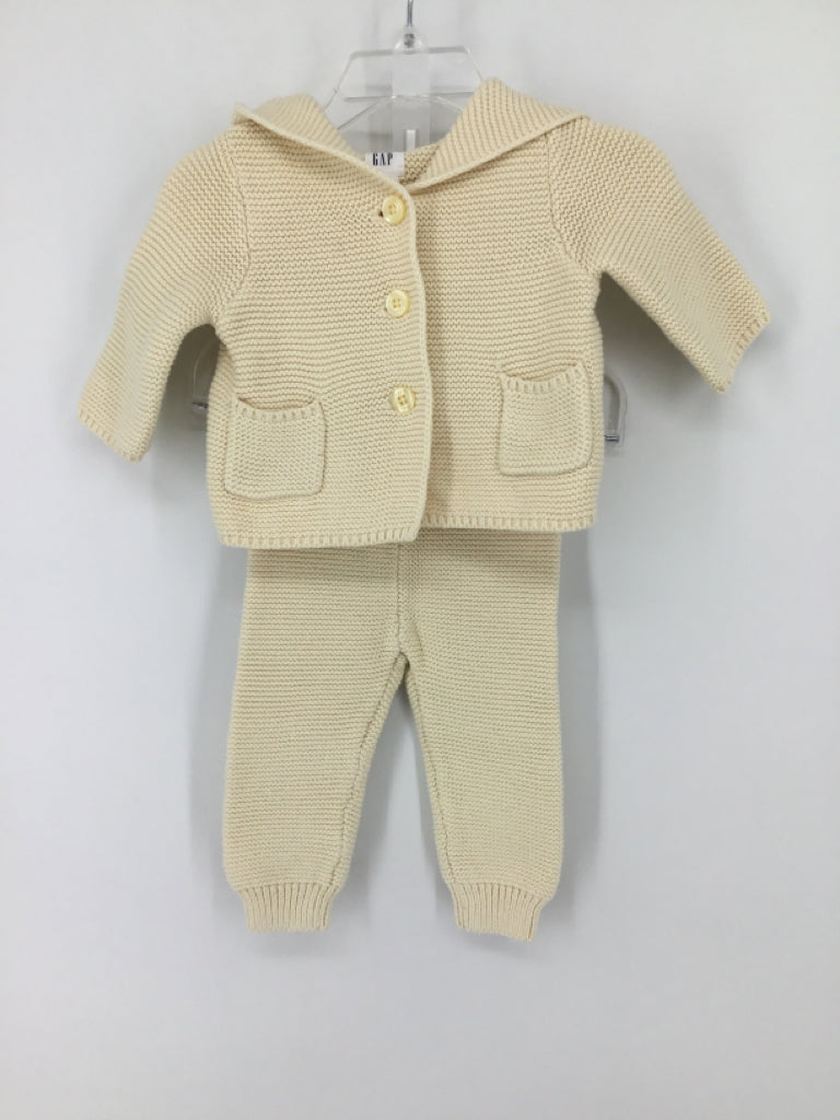 Baby Gap Child Size 0-3 Months Cream Solid Outfit - boys