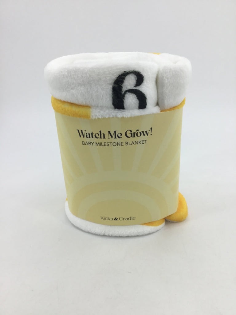 Kicks & Cradle Watch Me Grow! Baby Milestone Blanket
