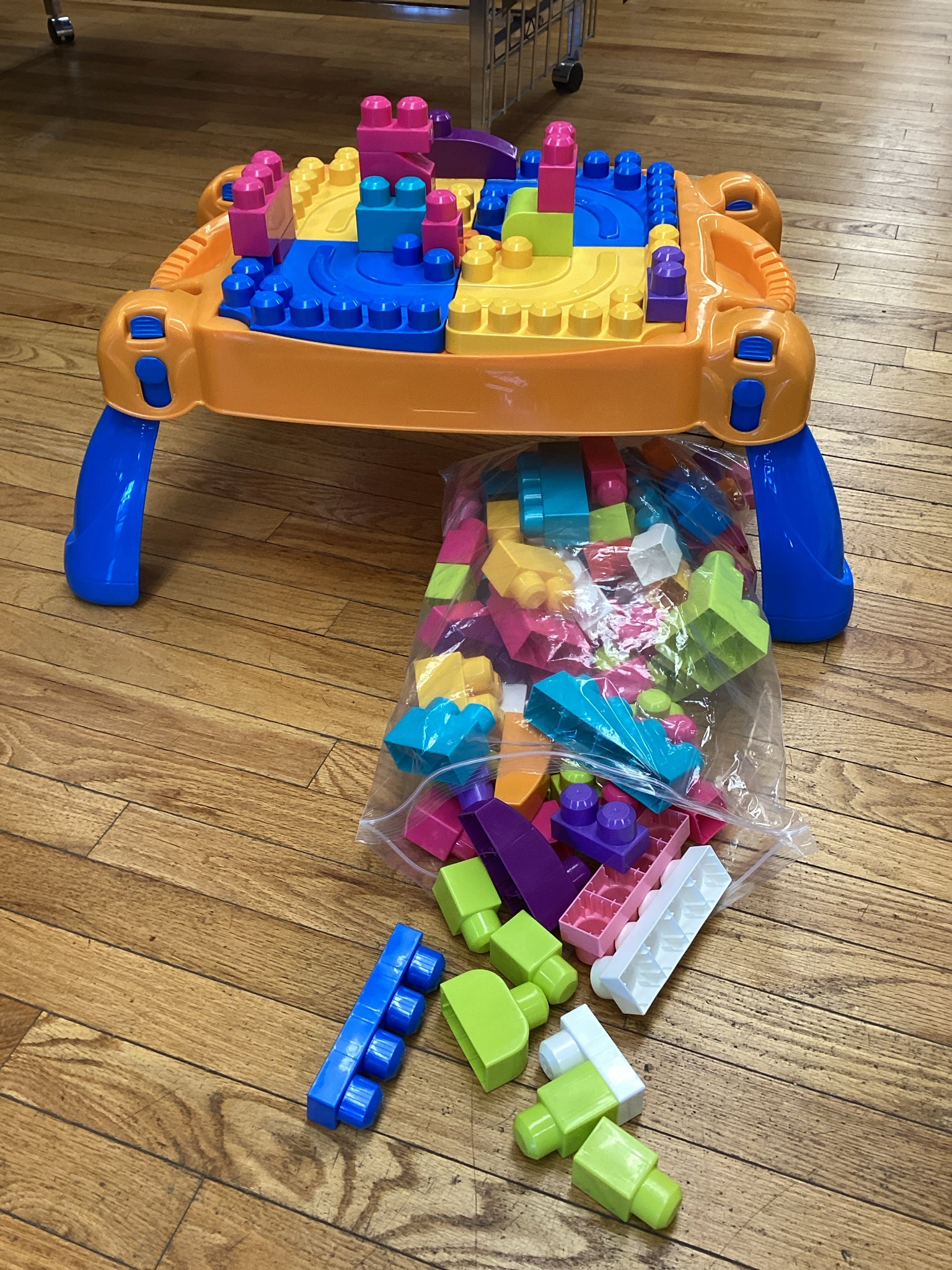 MEGA BLOKS Storage Table with Blocks