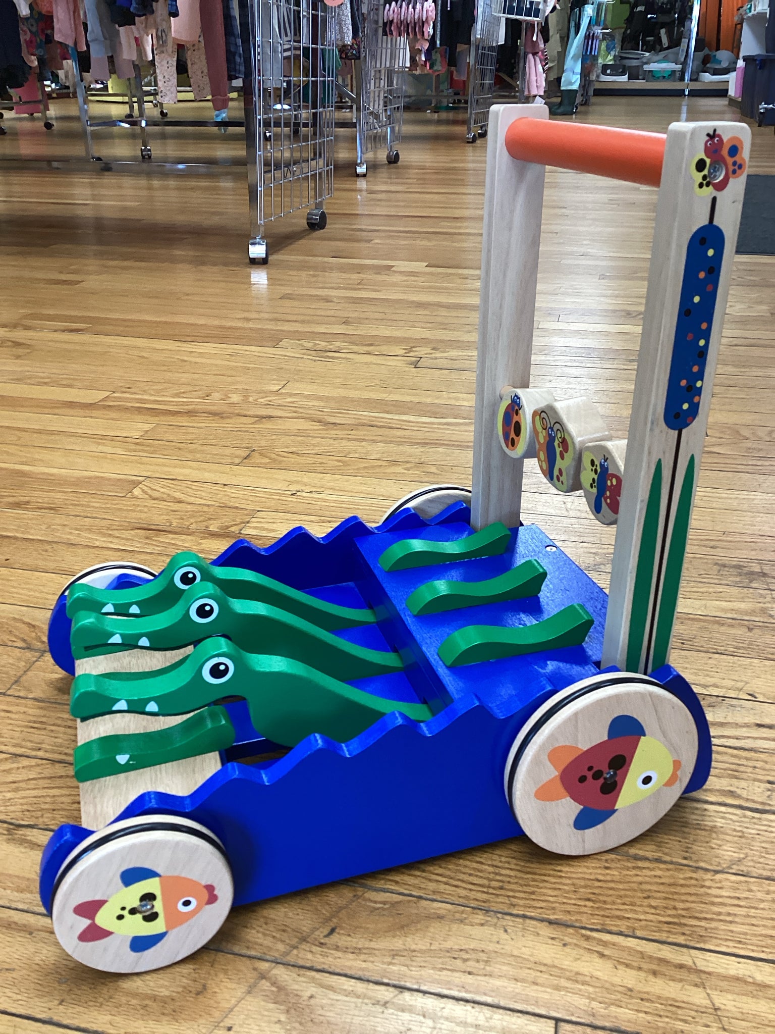 Melissa & Doug Chomp and Clack Alligator Push Toy