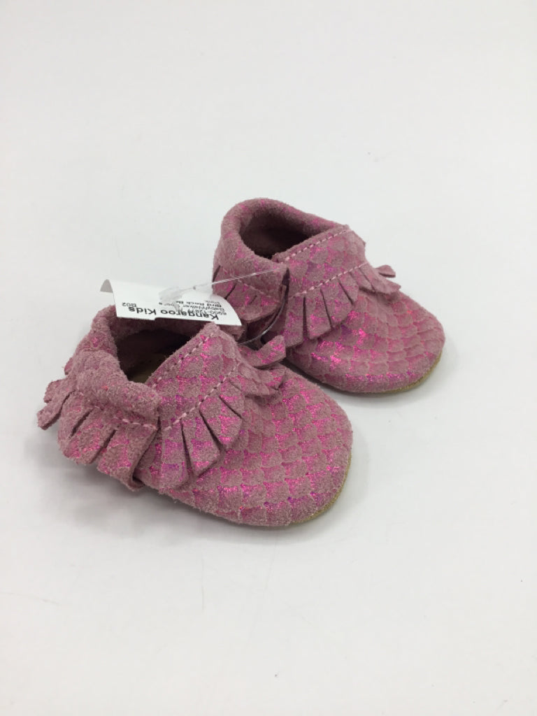 Bird Rock Baby Child Size 2 Toddler Pink Baby/Walker Shoes
