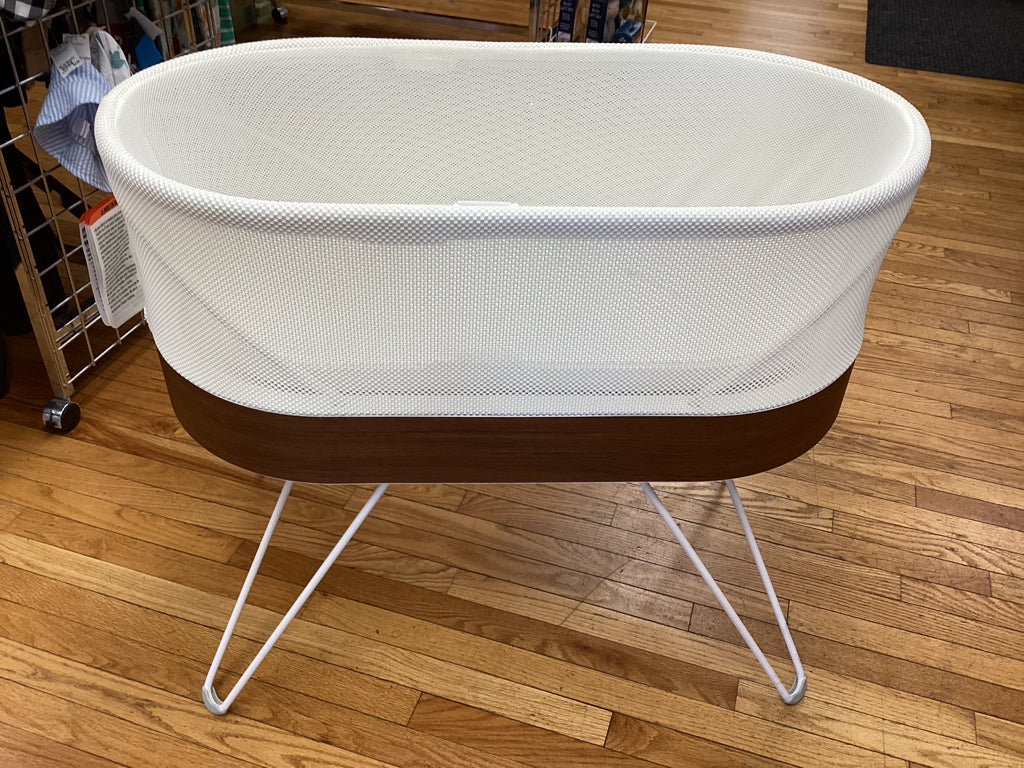 Small bassinet online