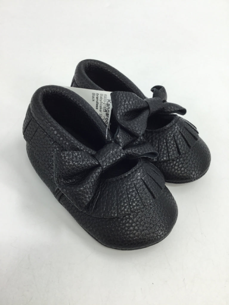brandless Child Size 4 Toddler Black Baby/Walker Shoes