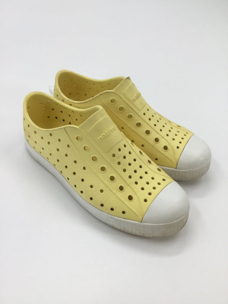 Native Child Size 3 Youth Yellow Sandals/Flip Flops