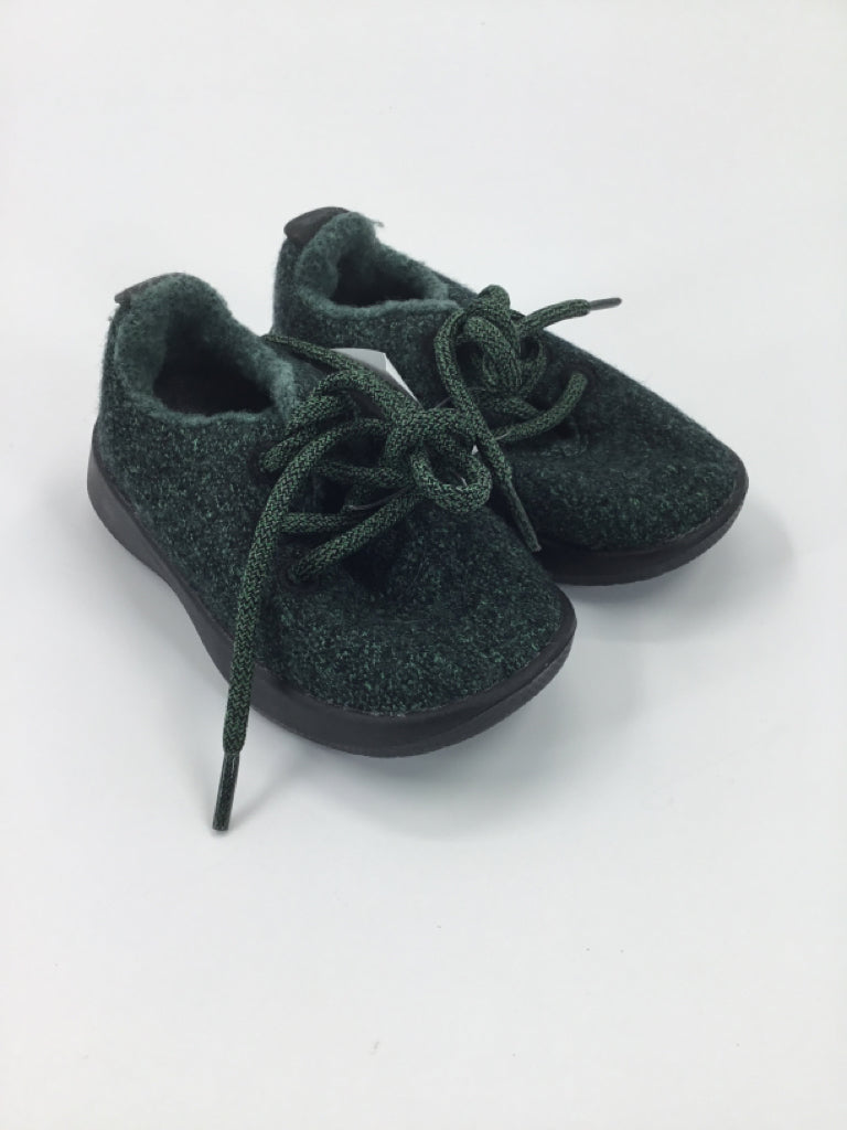Small Birds Child Size 5 Toddler Green Sneakers