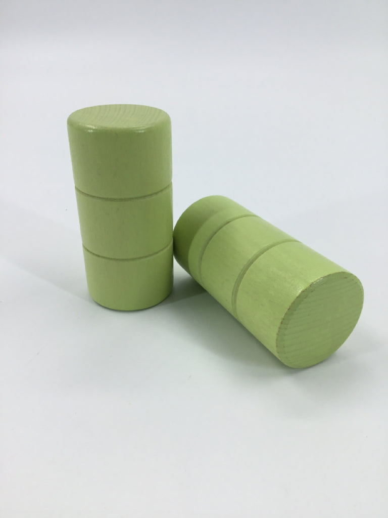 Kiwi Co Wooden Shakers