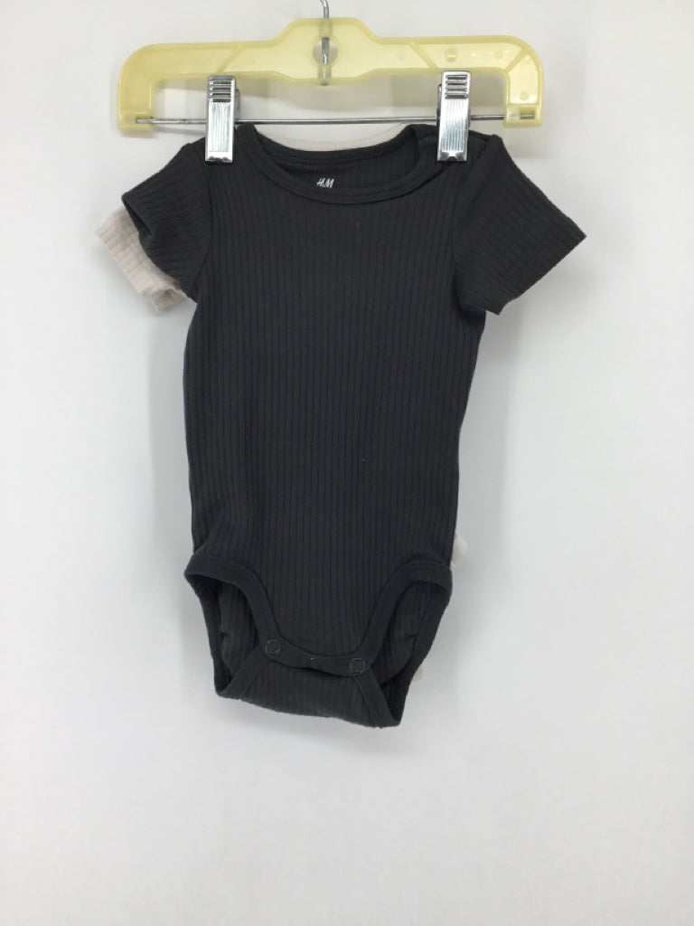 H & M Child Size 3 Months Gray Onesie