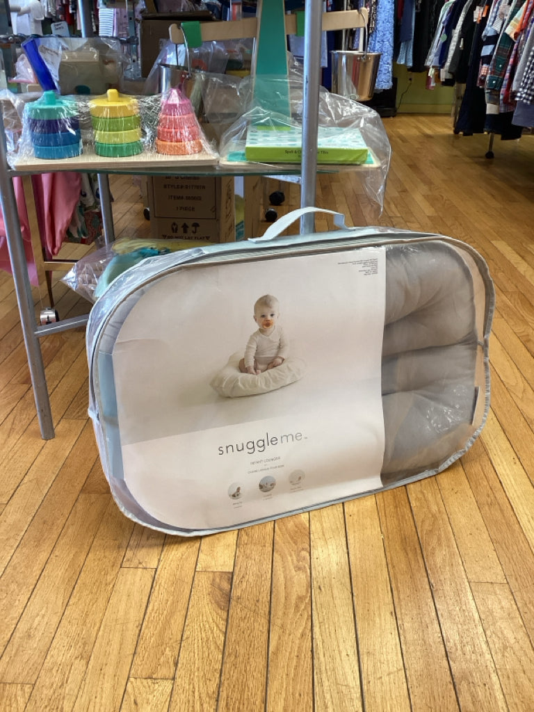 Snuggle Me Infant Lounger - gray