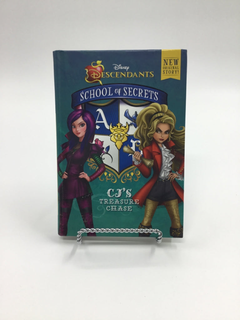 Disney Descendants School of Secrets Hardback Book