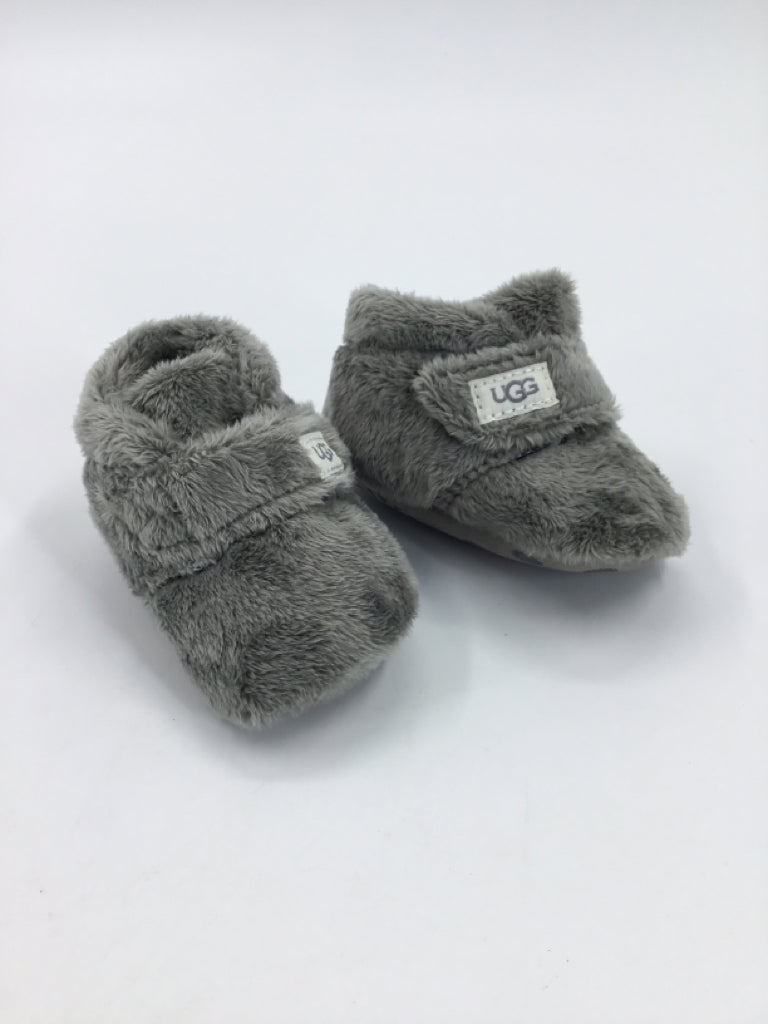 Ugg Child Size 2 Toddler Gray Baby/Walker Shoes