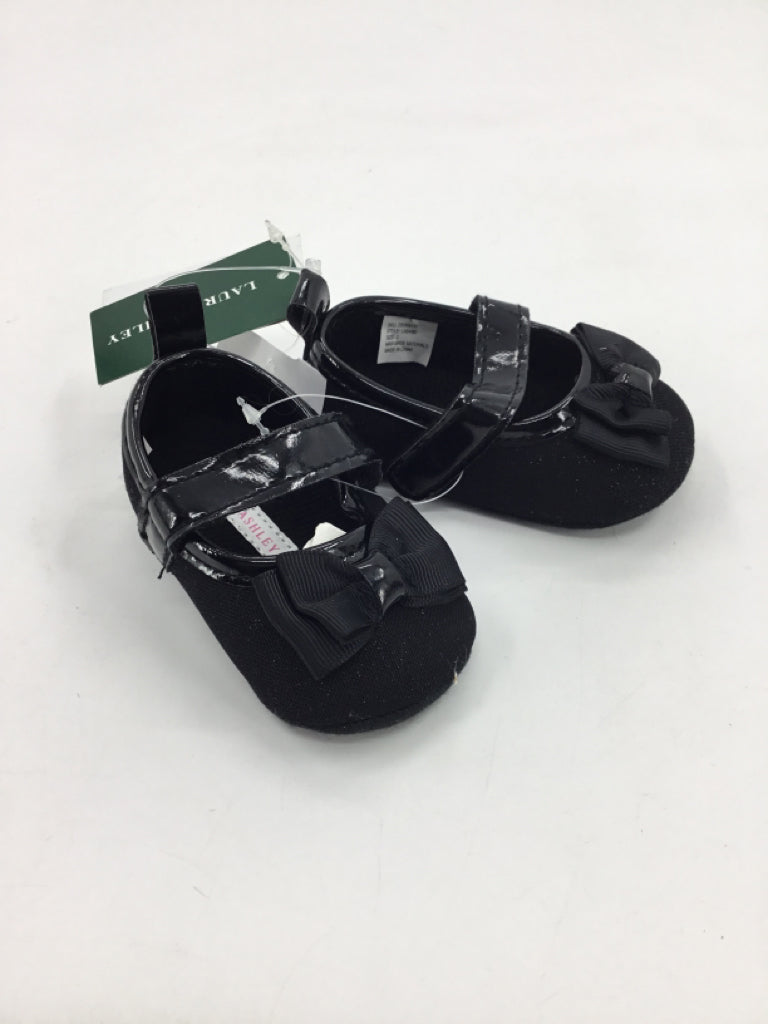 Laura Ashley Child Size 2 Toddler Black Baby/Walker Shoes