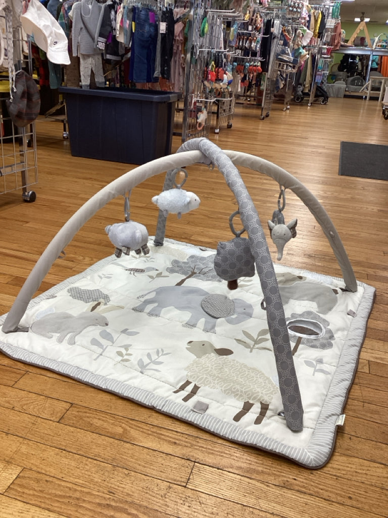 Skip Hop + Pottery Barn Kids Animal Friends Classic Activity Gym