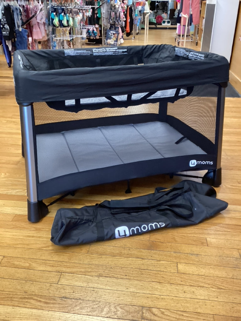 4moms Breeze Plus Portable Playard