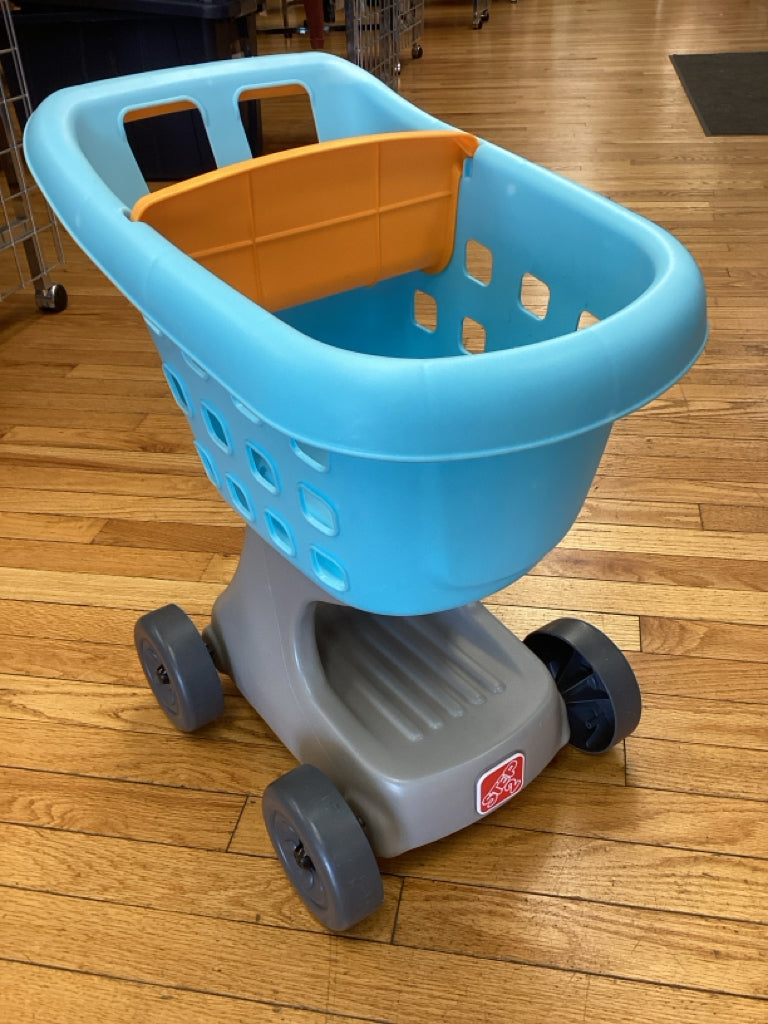 Step 2 Little Helper's Shopping Cart