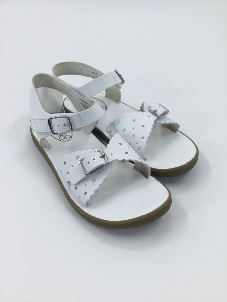 Footmates Child Size 1 Youth White Sandals/Flip Flops