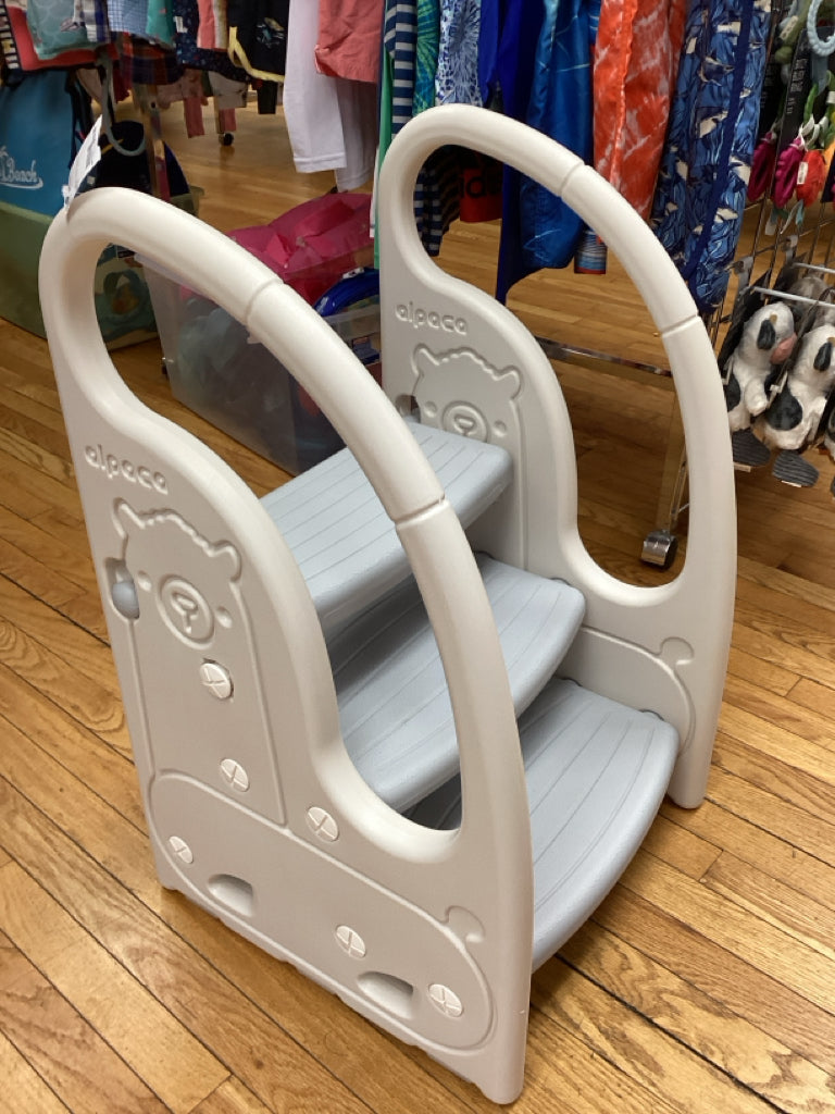 Alpaca 3 Step Safety Stool