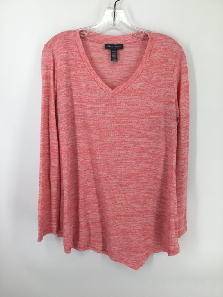 A Pea In The Pod Size L Poly Blend Top