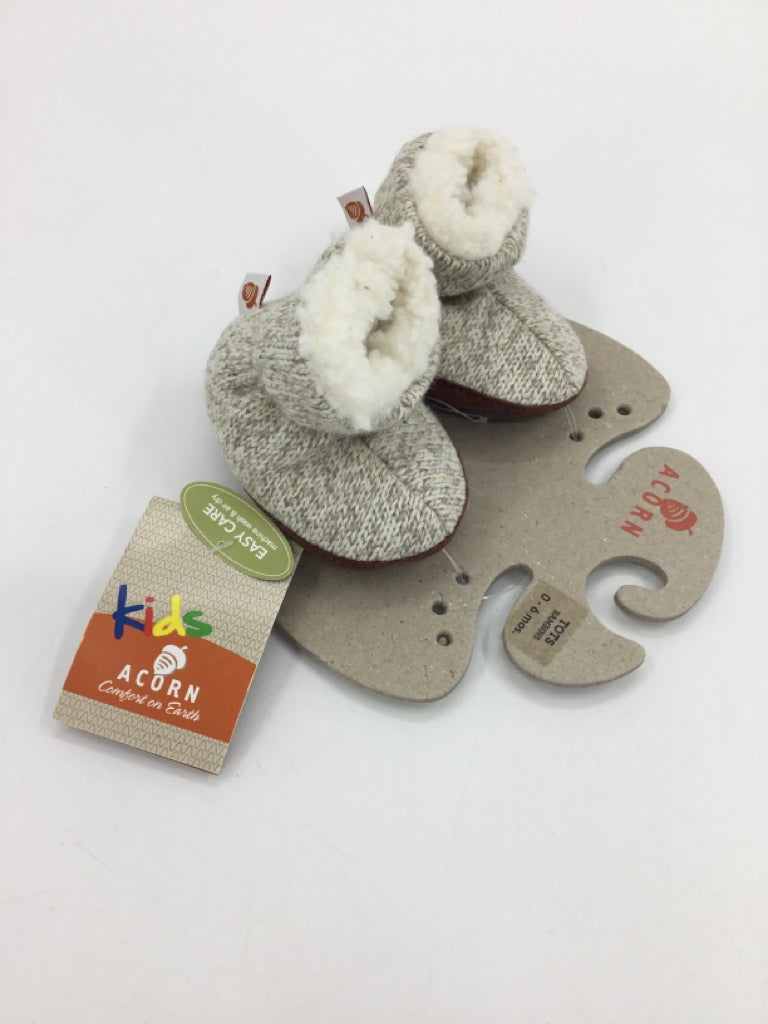 Acorn Child Size 2 Toddler Tan Slippers