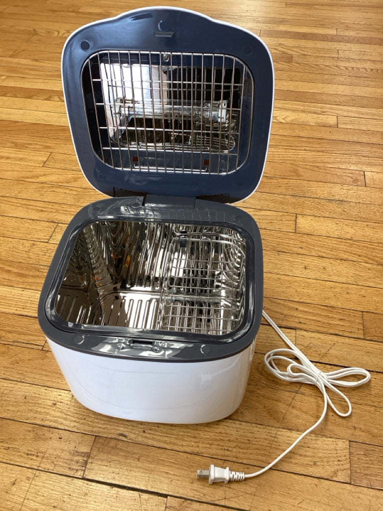 Grownsy UV Baby Bottle Sterilizer & Dryer