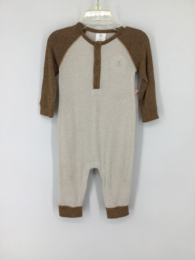 Baby Gap Child Size 6-12 Months Tan Solid Outfit - boys