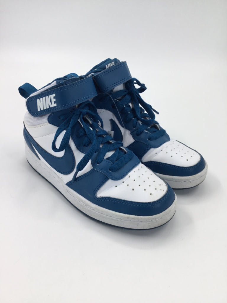 Nike Child Size 4 Toddler Teal Sneakers