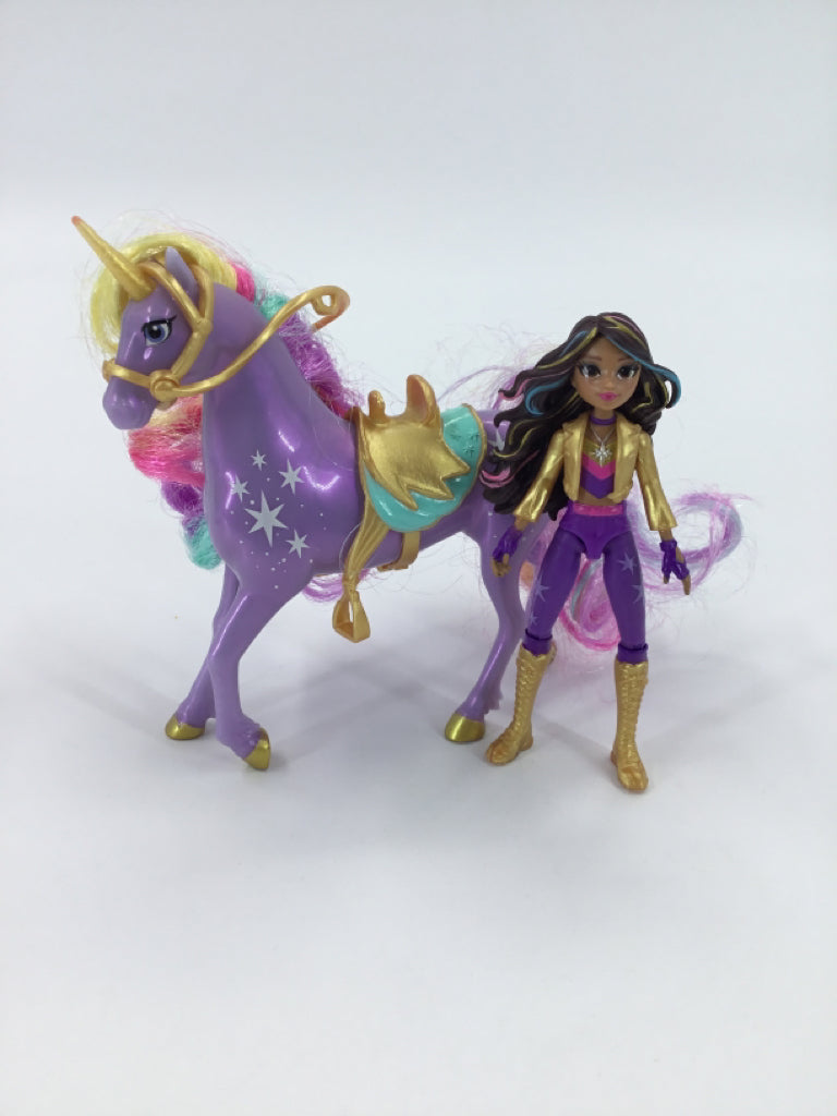 Unicorn Academy Sophia and Wildstar Figures