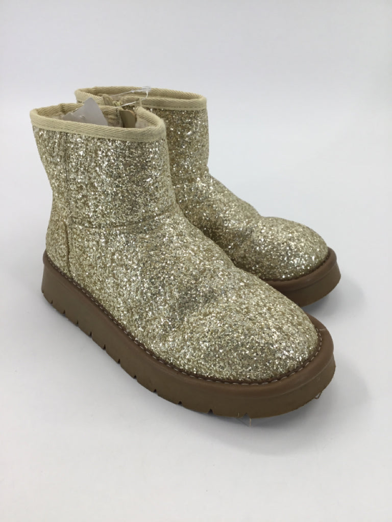 Cat & Jack Child Size 2 Youth Gold Boots