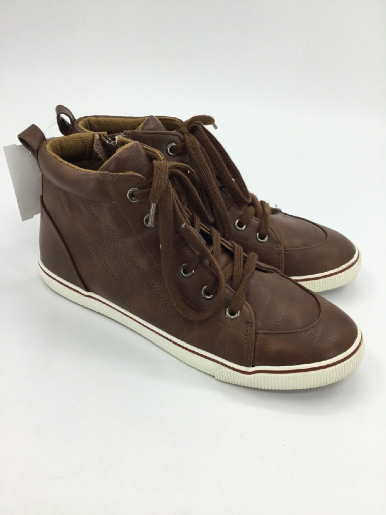 Cat & Jack Child Size 5 Youth Brown Sneakers
