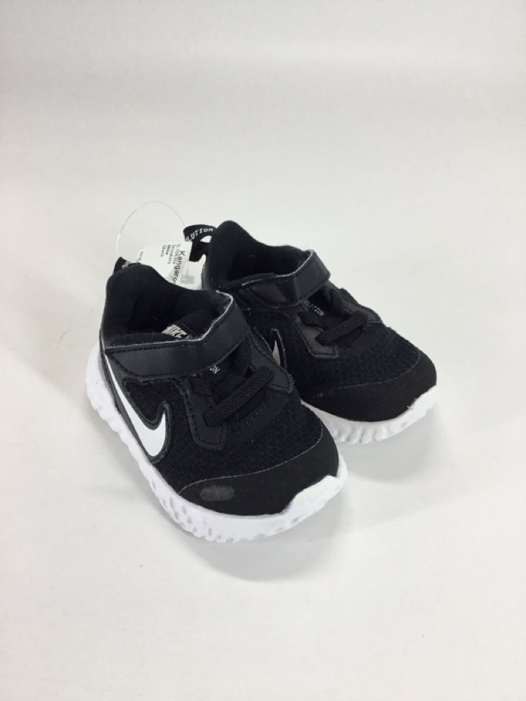 Nike Child Size 4 Toddler Black Sneakers