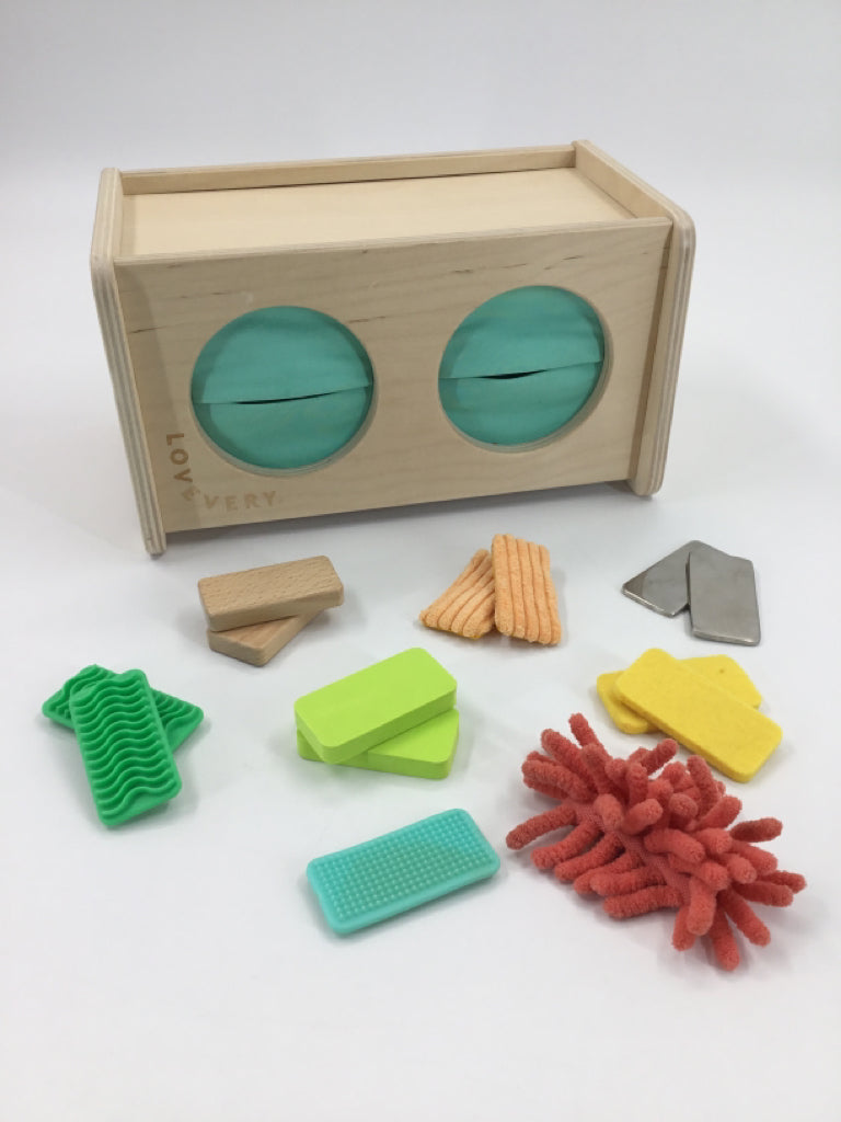 Lovevery Guessing and Matching Sensory Tactile Box