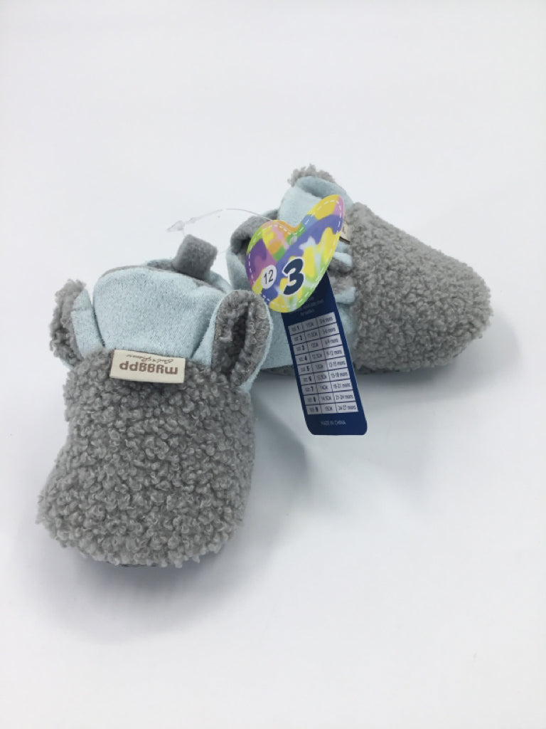 Myggpp Child Size 3 Toddler Gray Baby/Walker Shoes